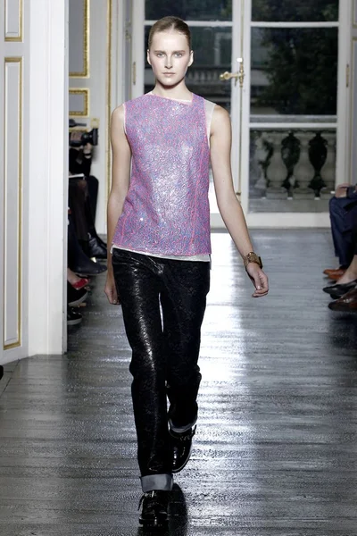 Look 28